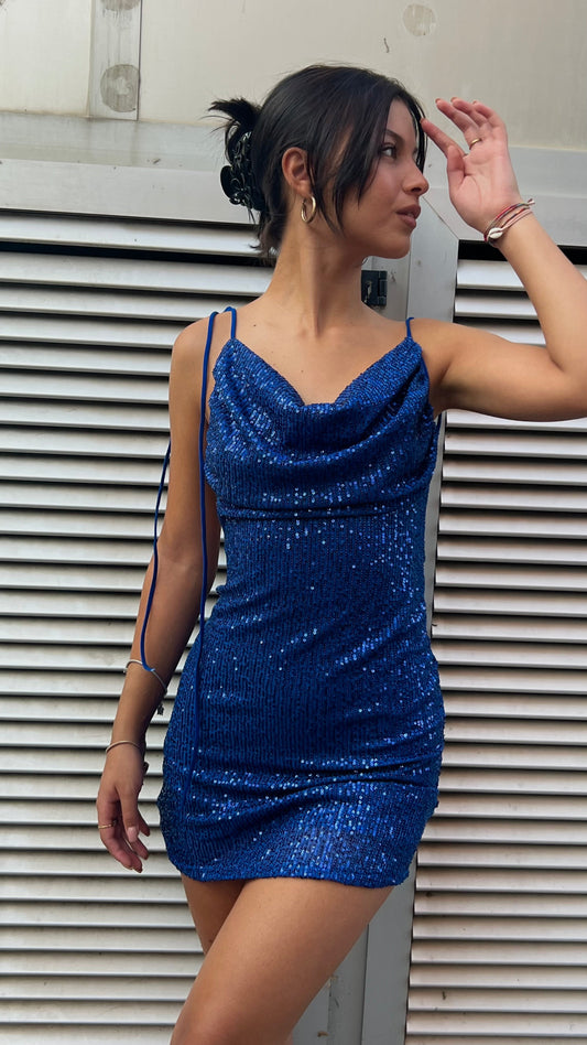 Dress with open back sequins